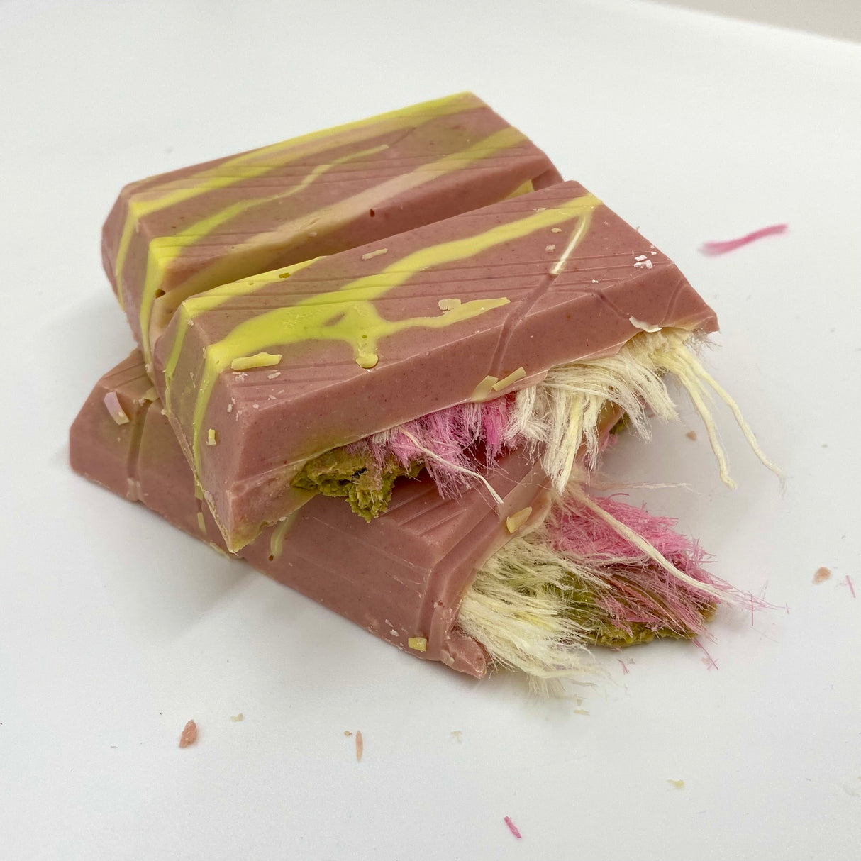 Beyoglu | Capelli d'angelo lampone cioccolato con zucchero filato e crema di pistacchio