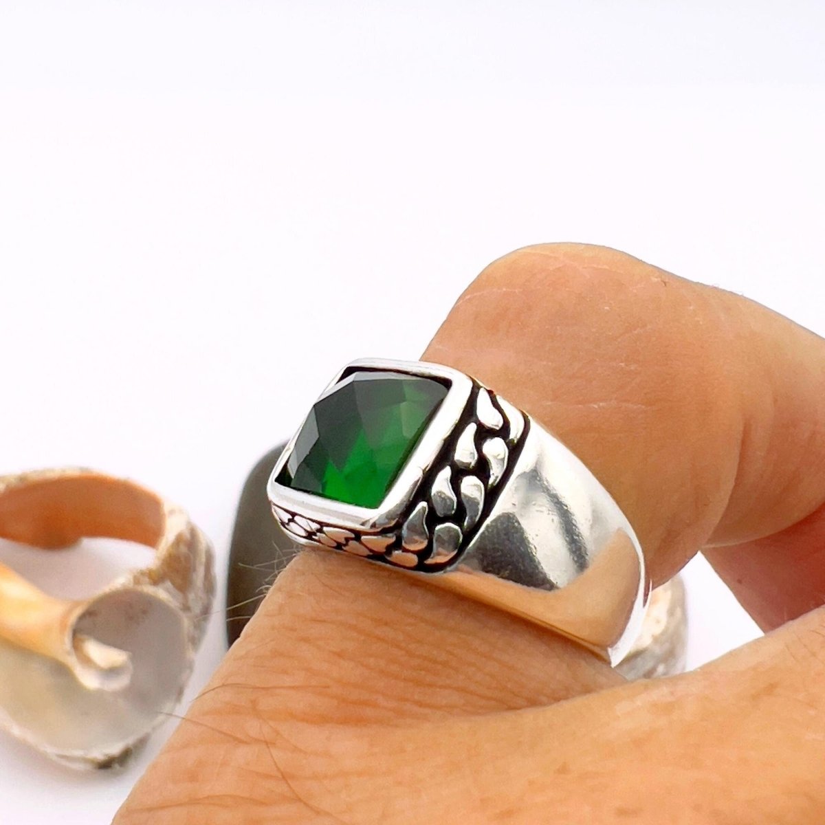 Emerald Squared Stone Ring Men - TryAladdin