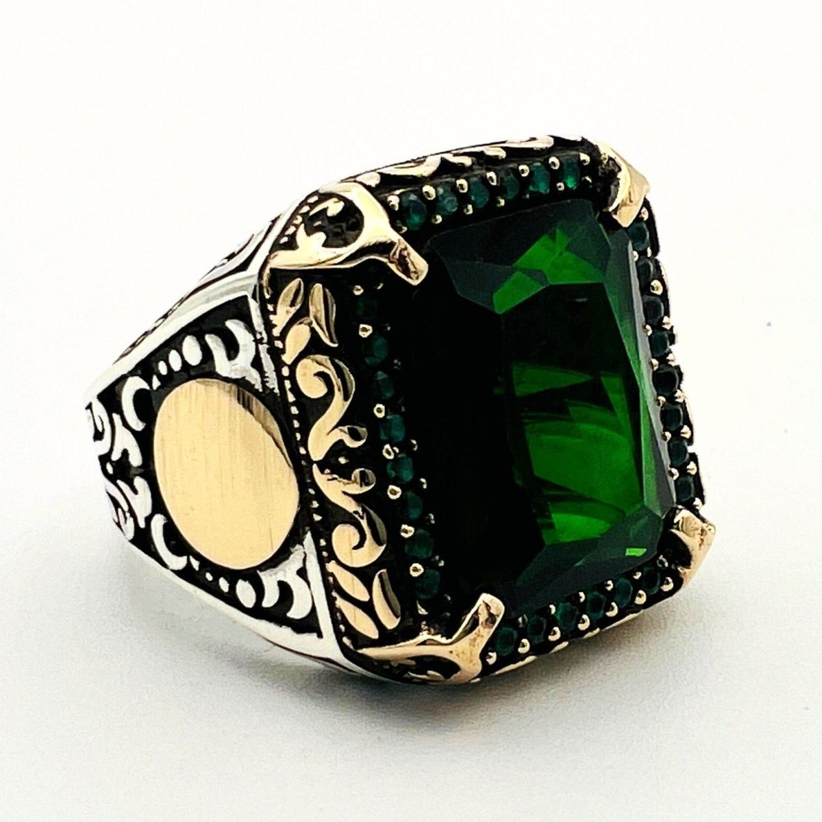 Green Emerald Men's Silver Ring - TryAladdin