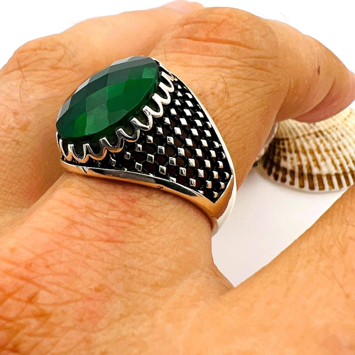 Green Emerald Oval Stone Men's Ring - TryAladdin