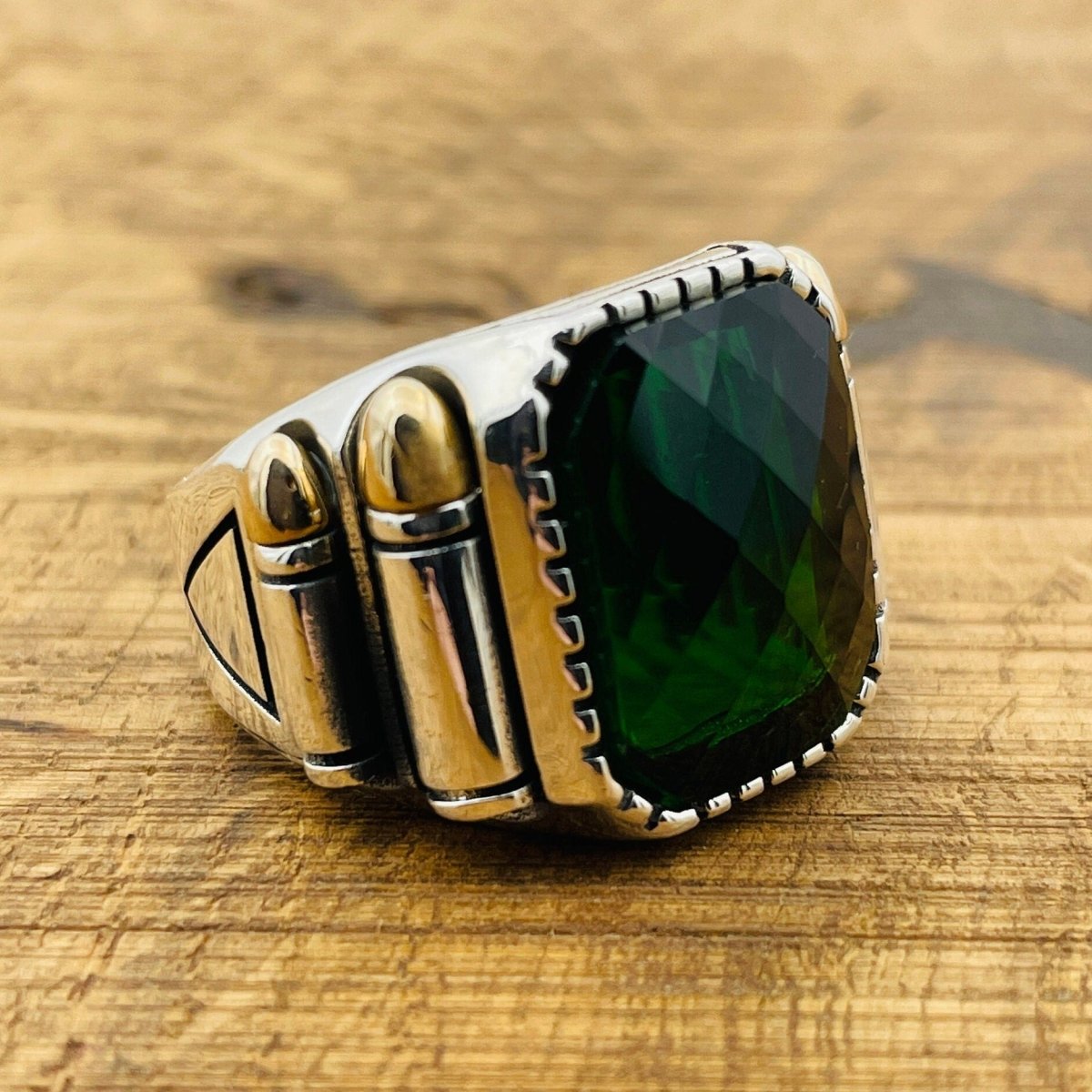 Green Emerald Square Stone Men's Silver Ring - TryAladdin