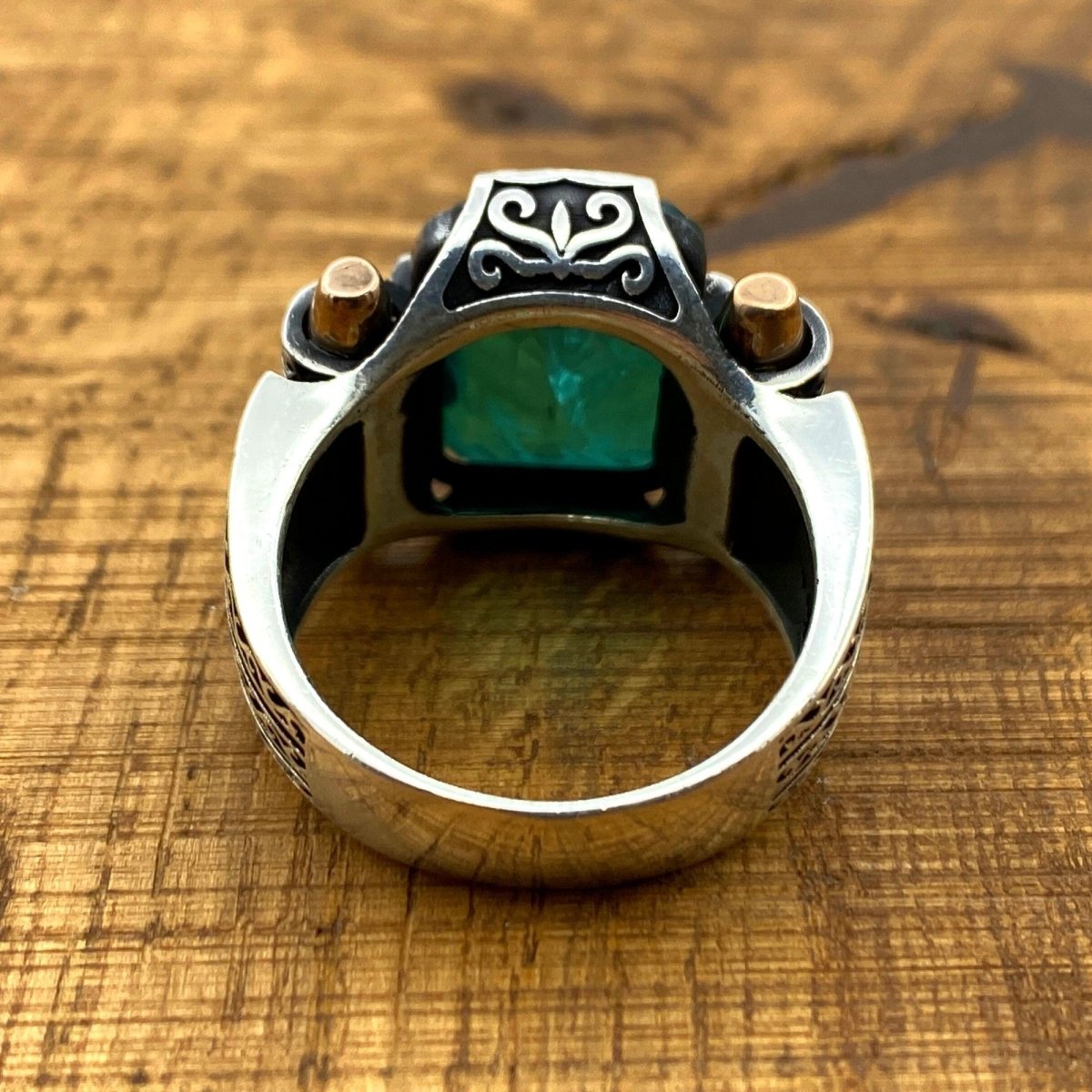 Green Tourmaline Stone Silver Men's Ring - TryAladdin