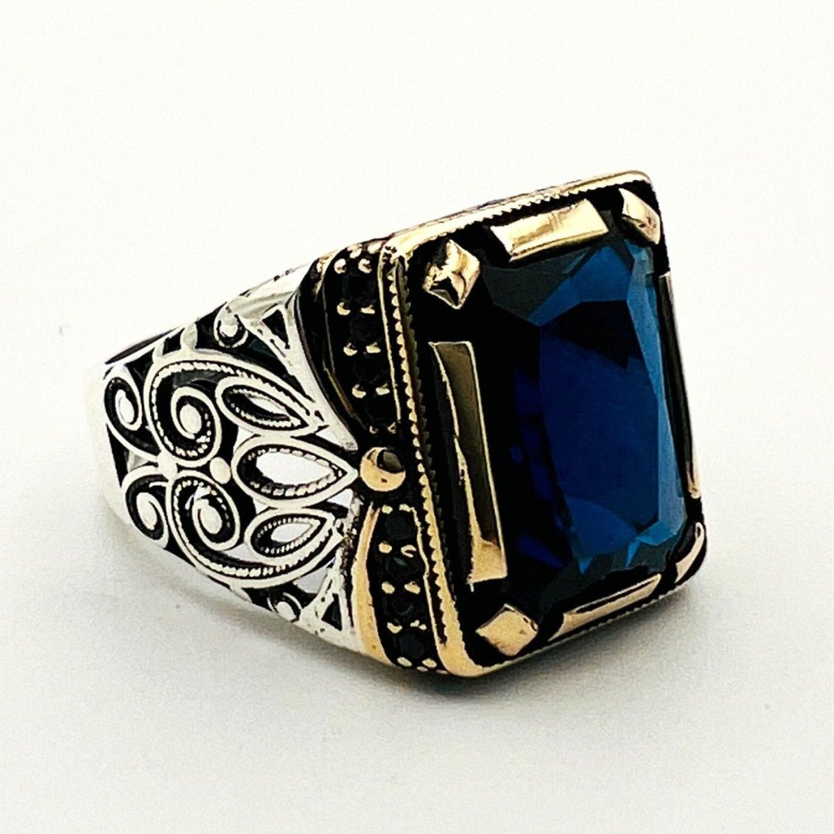 Handcrafted Men's Blue Sapphire Stone Ring - TryAladdin