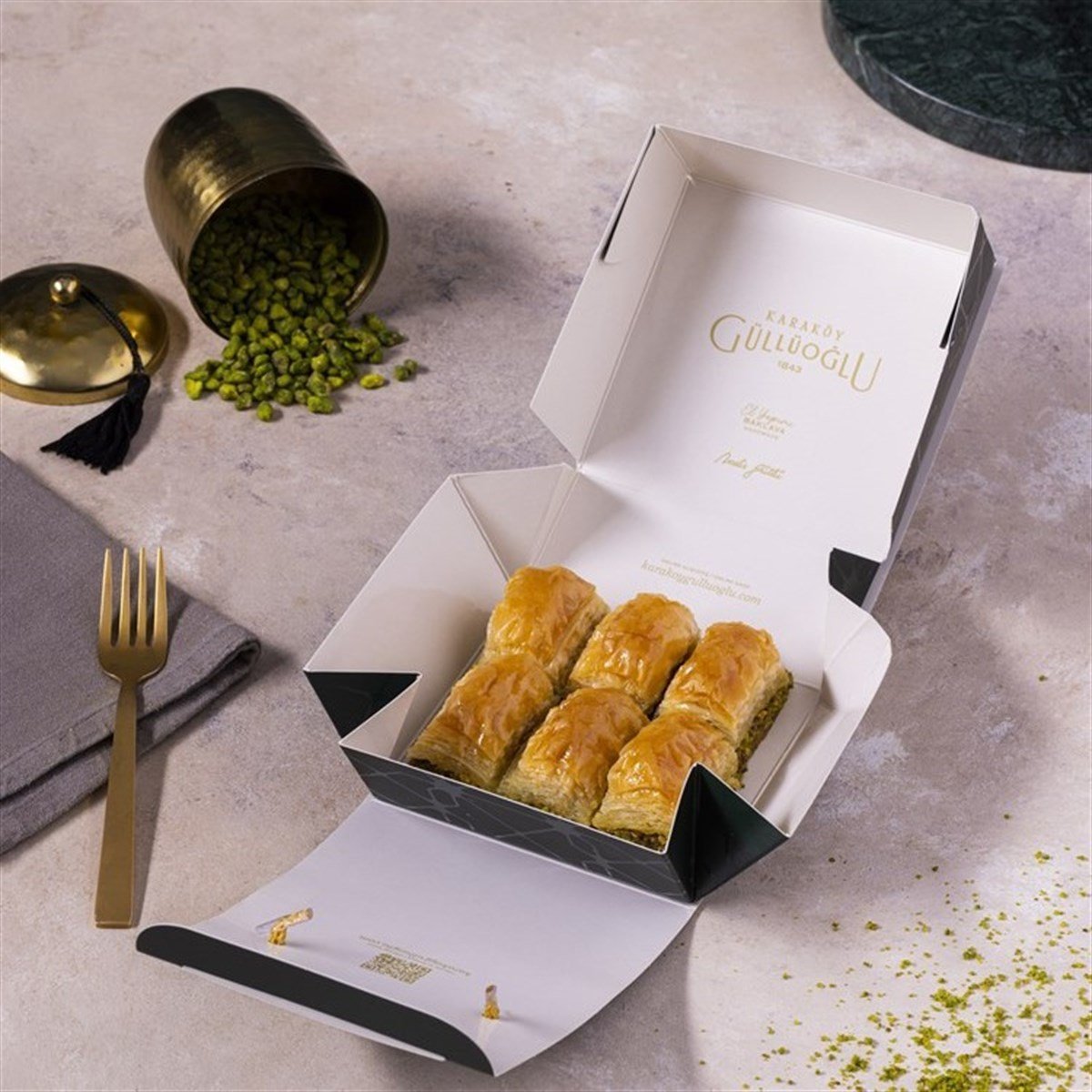 Karakoy Gulluoglu | Special Pistachio Baklava Gift Box - TryAladdin