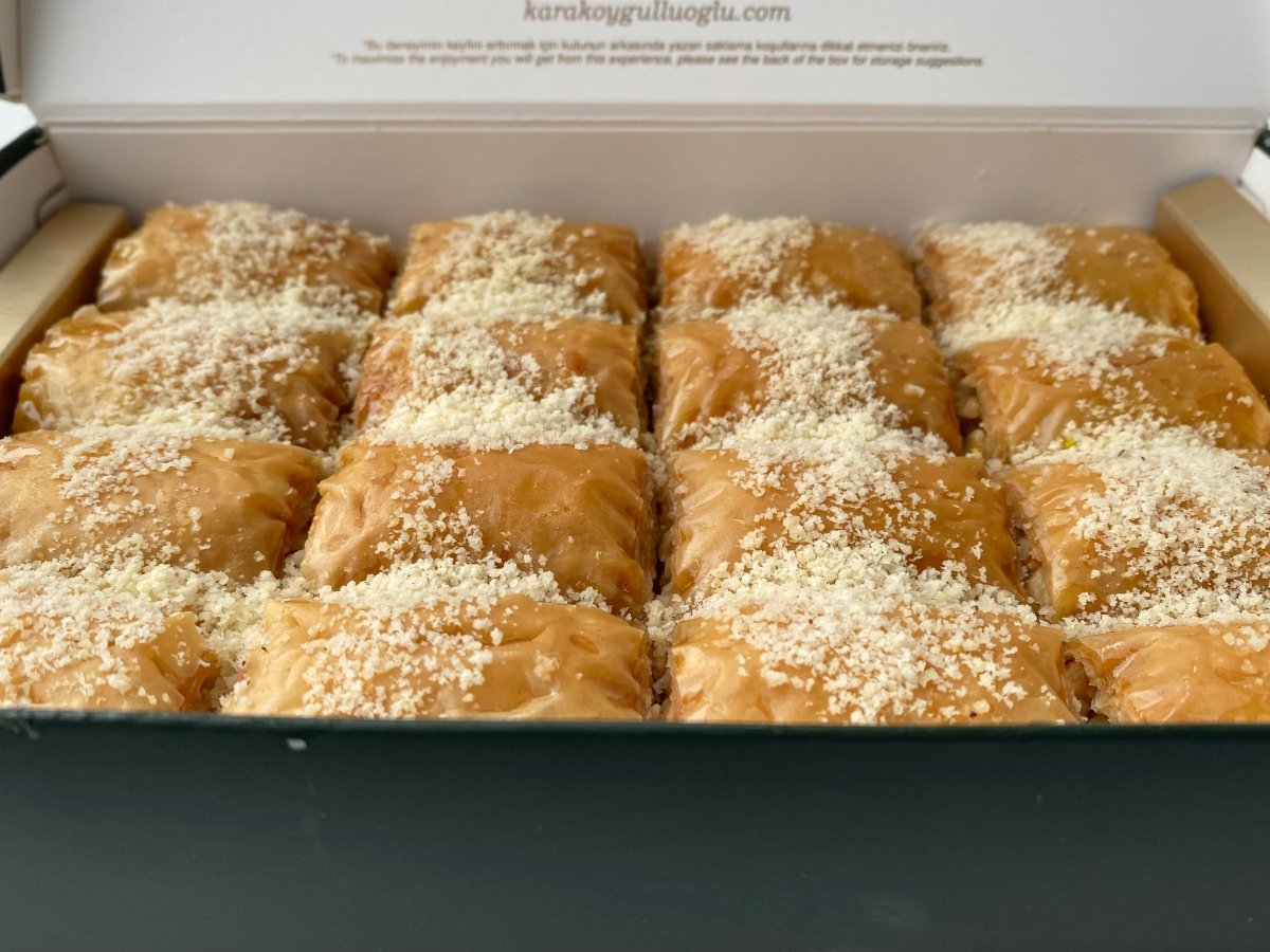 Karakoy Gulluoglu | Turkish Nadir Dolama Baklava with Hazelnut - TryAladdin