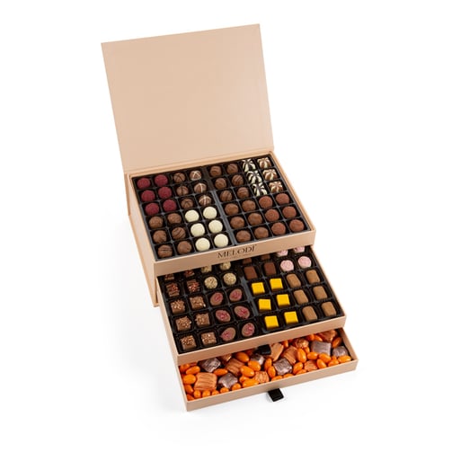 Melodi - Exquisite 1957 Recital Diva Chocolate Gift Box - TryAladdin