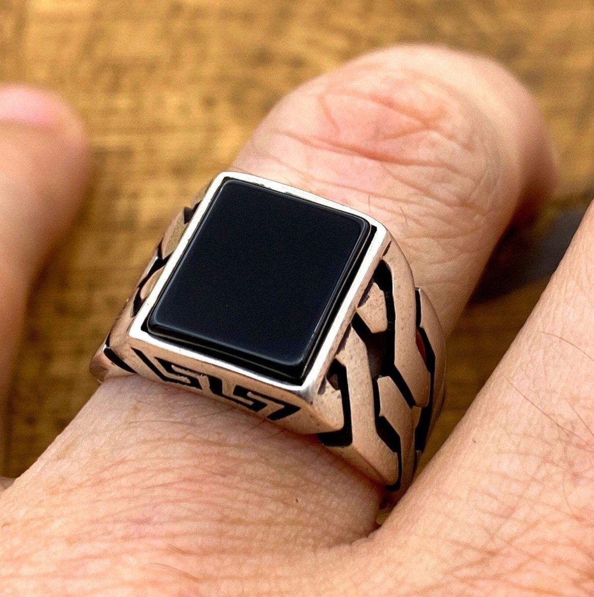 Men's Black Onyx Square Stone Silver Ring - TryAladdin