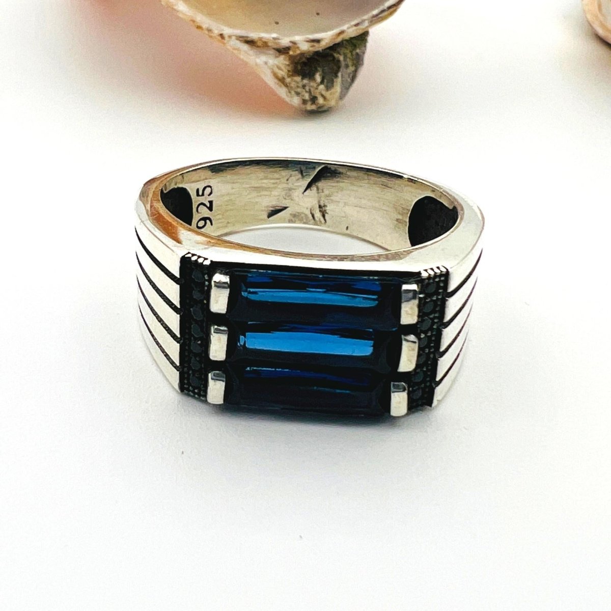 Men's Blue Sapphire Ring - TryAladdin