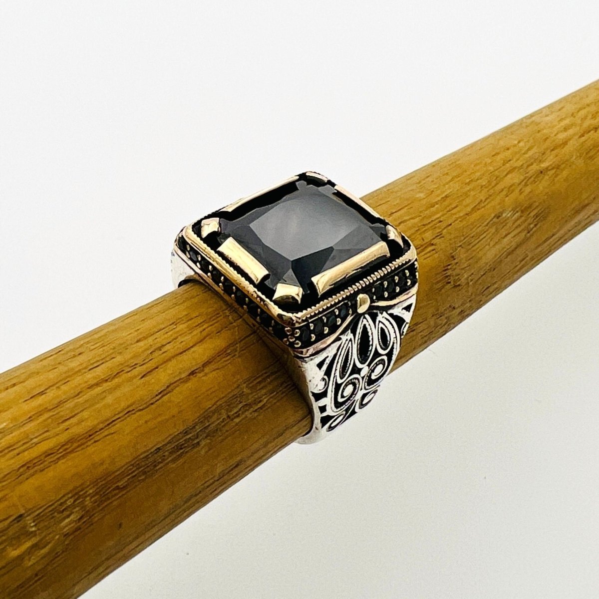 Men's Embroidered Onyx Silver Ring - TryAladdin