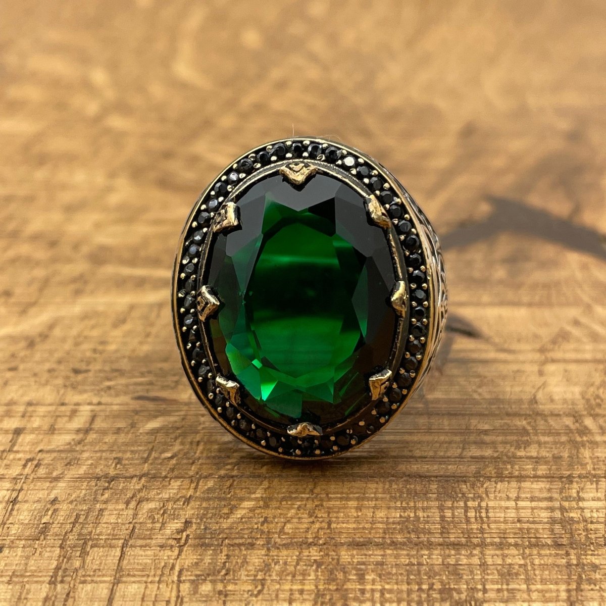 Men's Emerald Silver Ring - TryAladdin