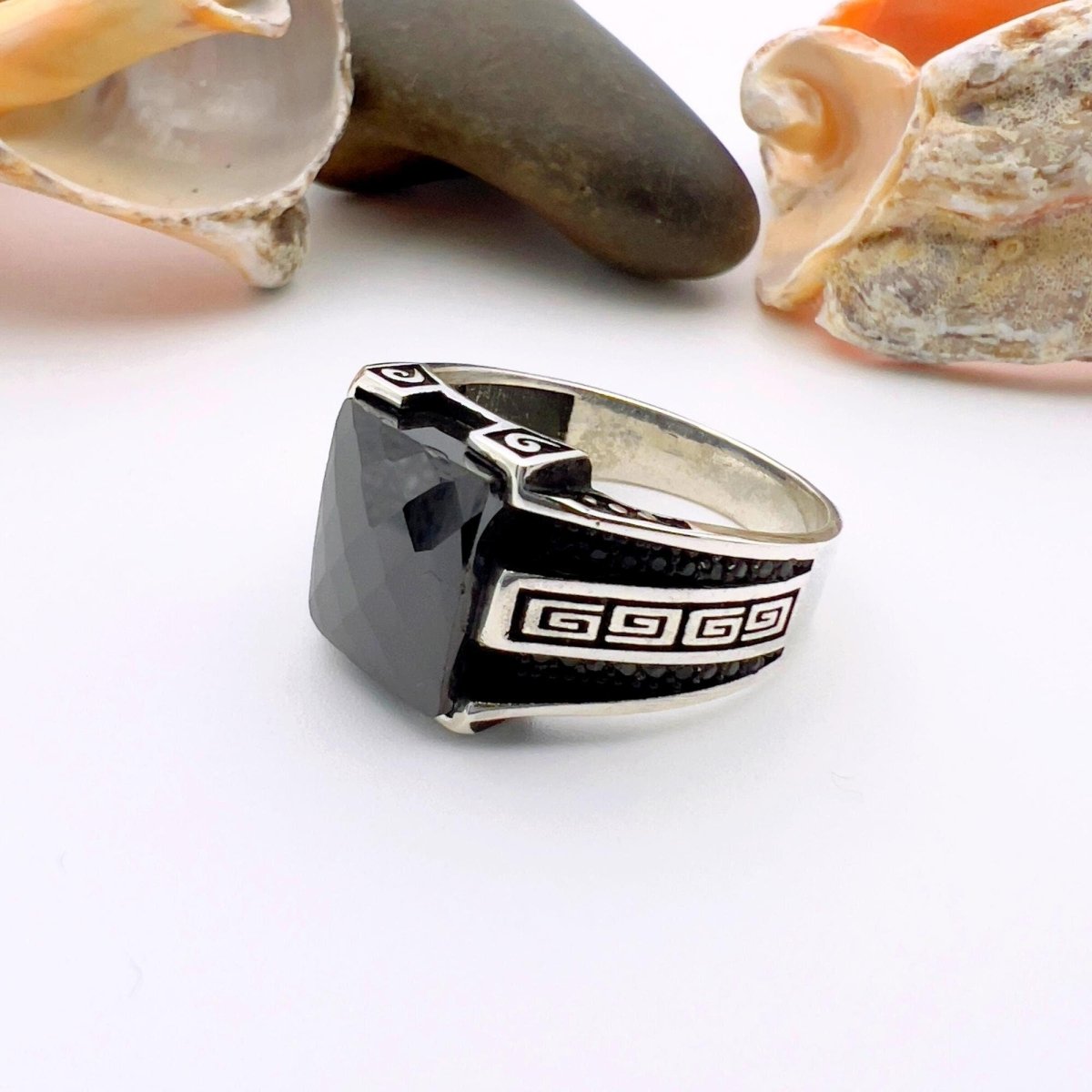 Men's Handmade Black Onyx Silver Ring - TryAladdin