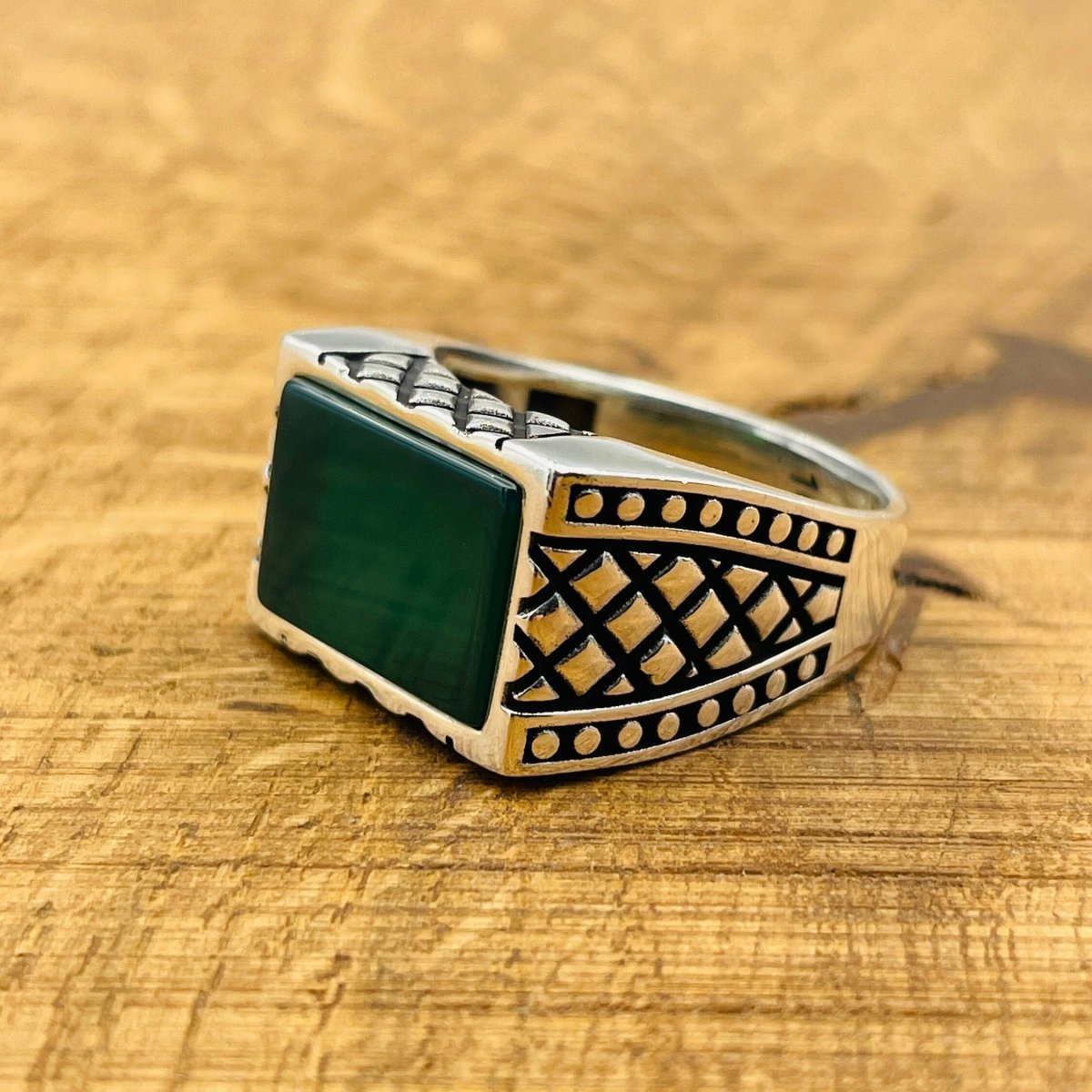 Men's Rectangle Green Agate Stone Ring - TryAladdin