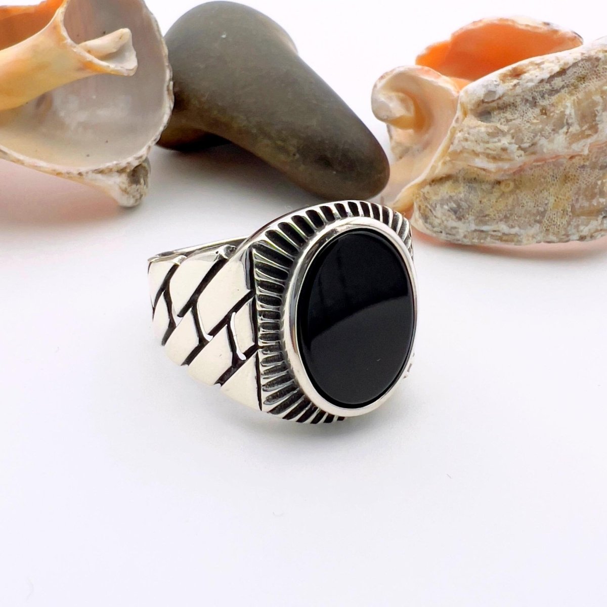 Onyx Men's Silver Ring - TryAladdin