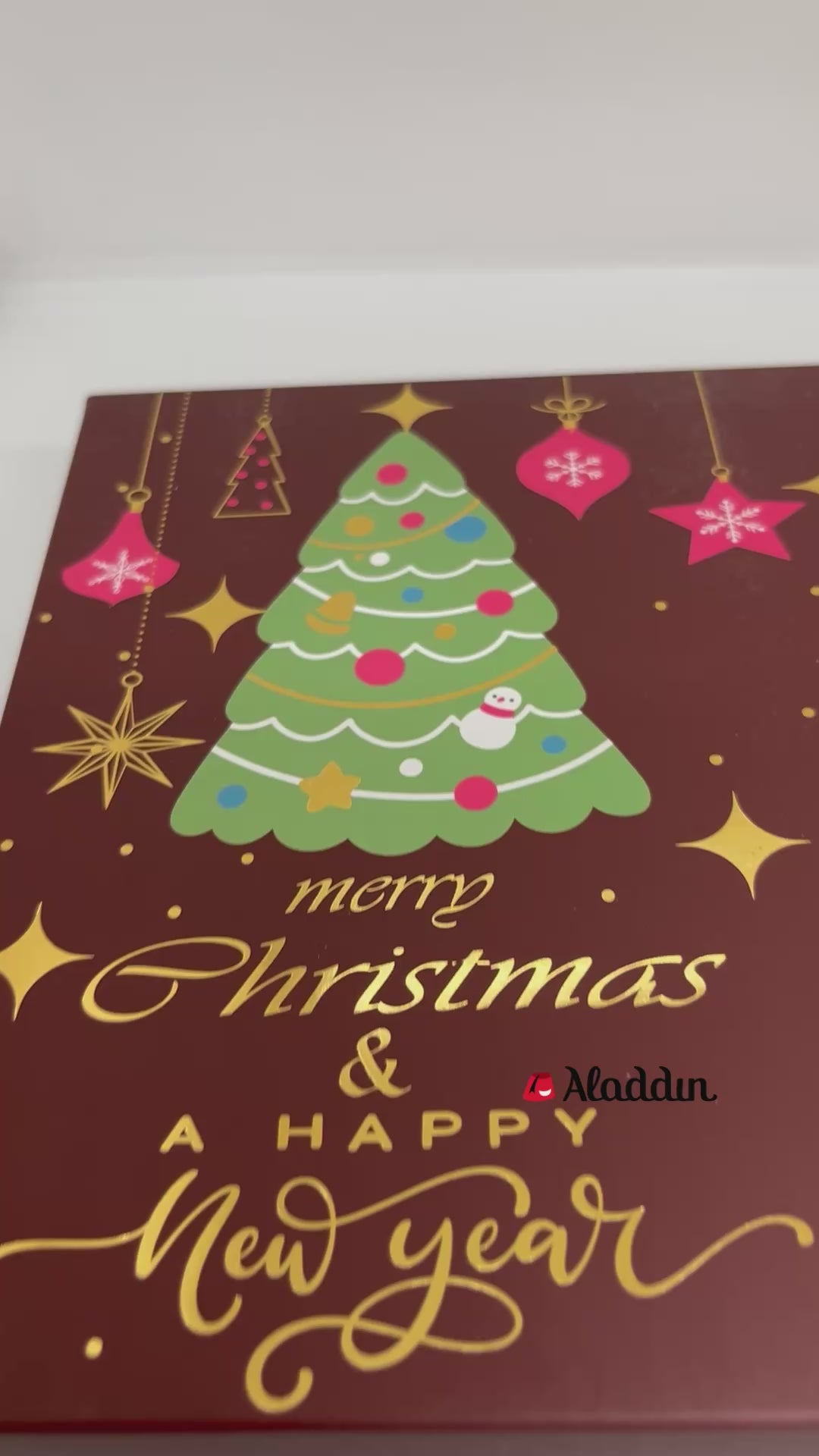 Ema Latte al Cioccolato e Tartufi di Cioccolato Bianco Ripieni di Fragola - Scatola Buon Natale - 250g