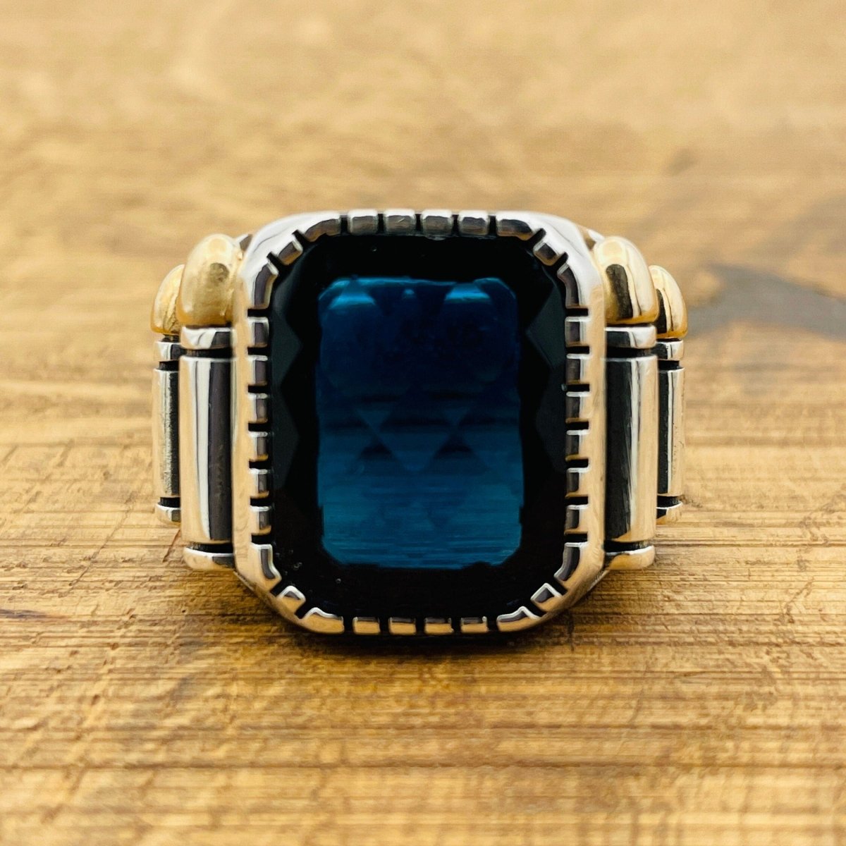 Sapphire Square Stone Men's Ring - TryAladdin