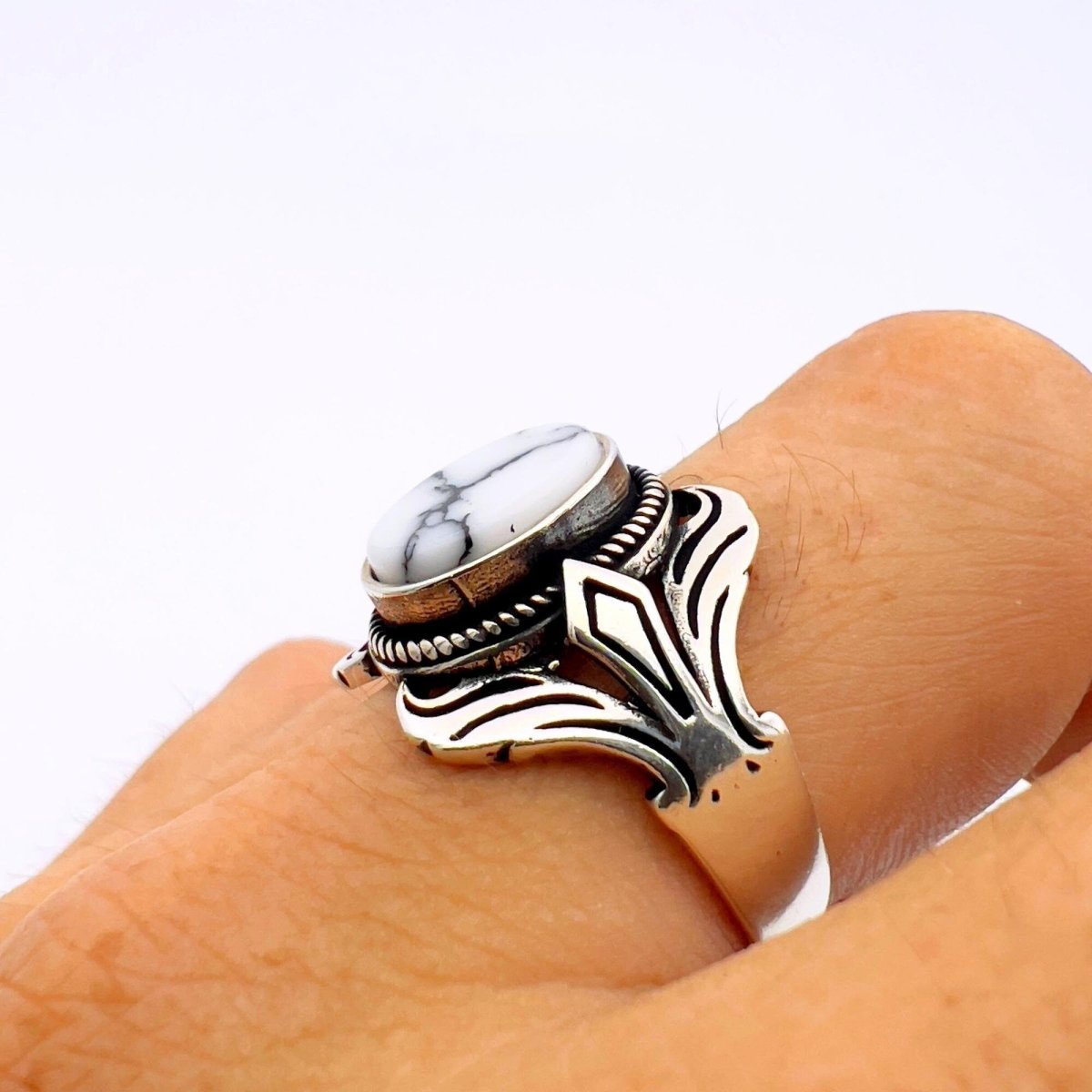 Unisex Unique Silver Ring with White Turquoise - TryAladdin