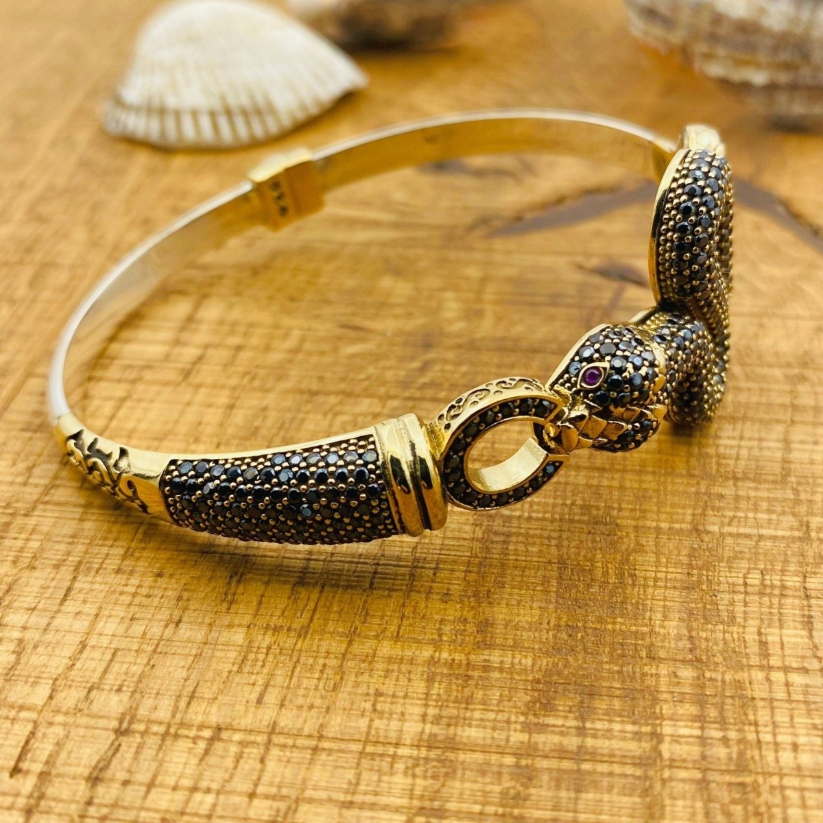 Women's Adjustable Black Onyx Snake Bracelet - TryAladdin