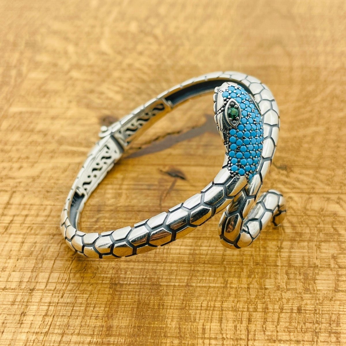 Women’s Turquoise Snake Bracelet - TryAladdin