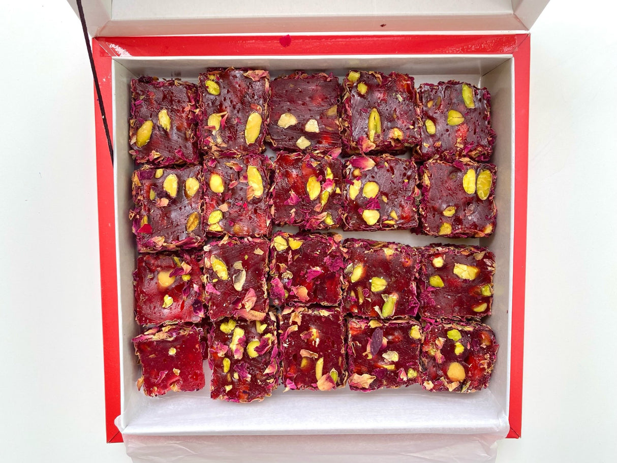 Ganik | Turkish Delight Pistachio Pomegranate Wick with Rose Petals - TryAladdin